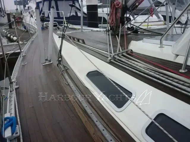 Sweden Yachts 390