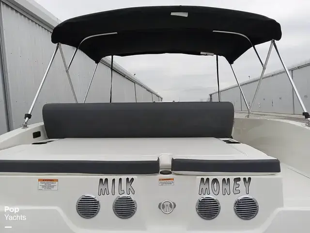 Bayliner DX2050