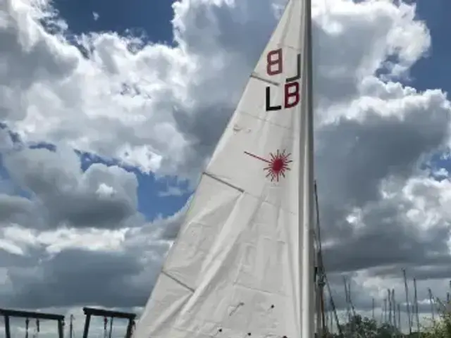 LASER Dinghy 81006