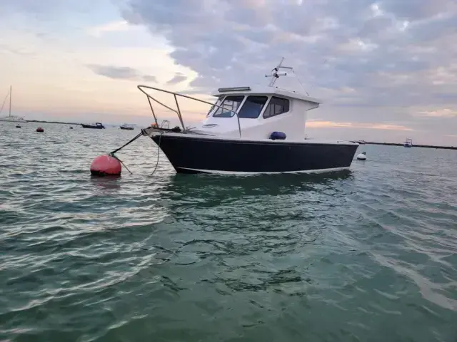 Custom Boats Newhaven Sea Warrior 27