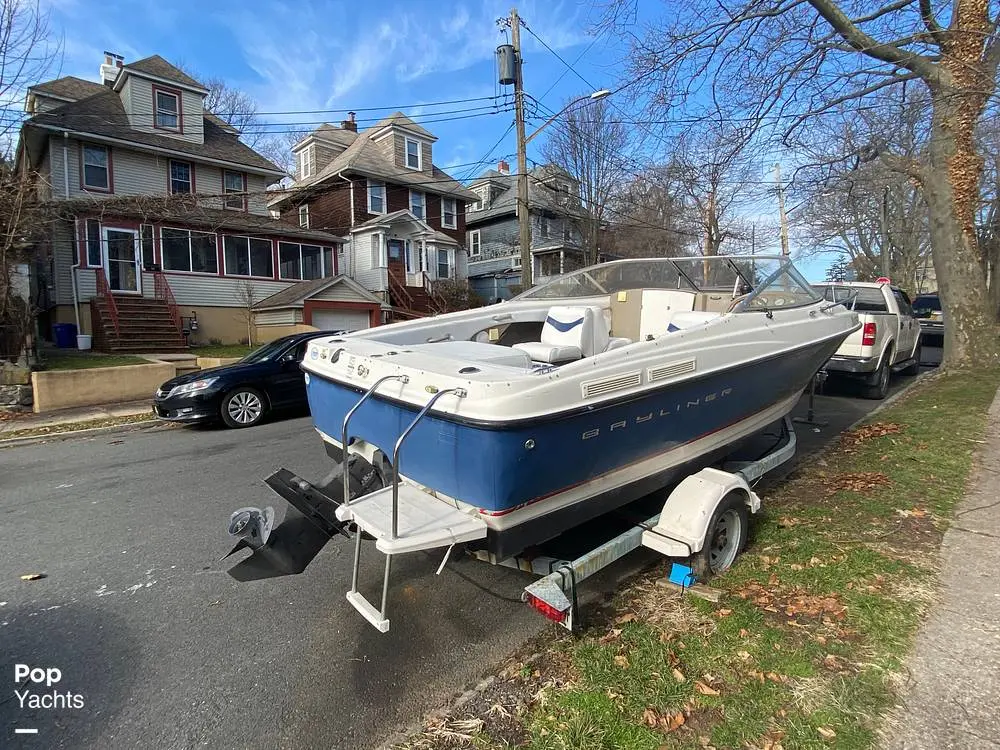 2004 Bayliner 210 classic cuddy