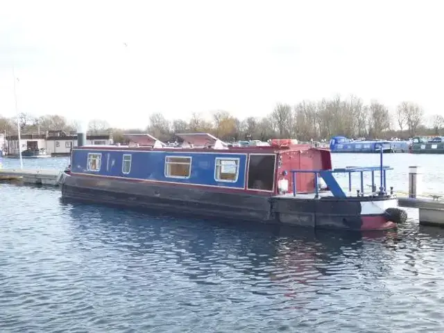 Narrowboat Cruiser Stern