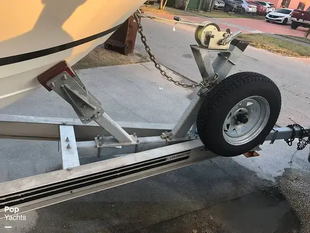 Mako 282 Center Console