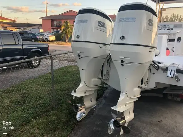 Mako 282 Center Console