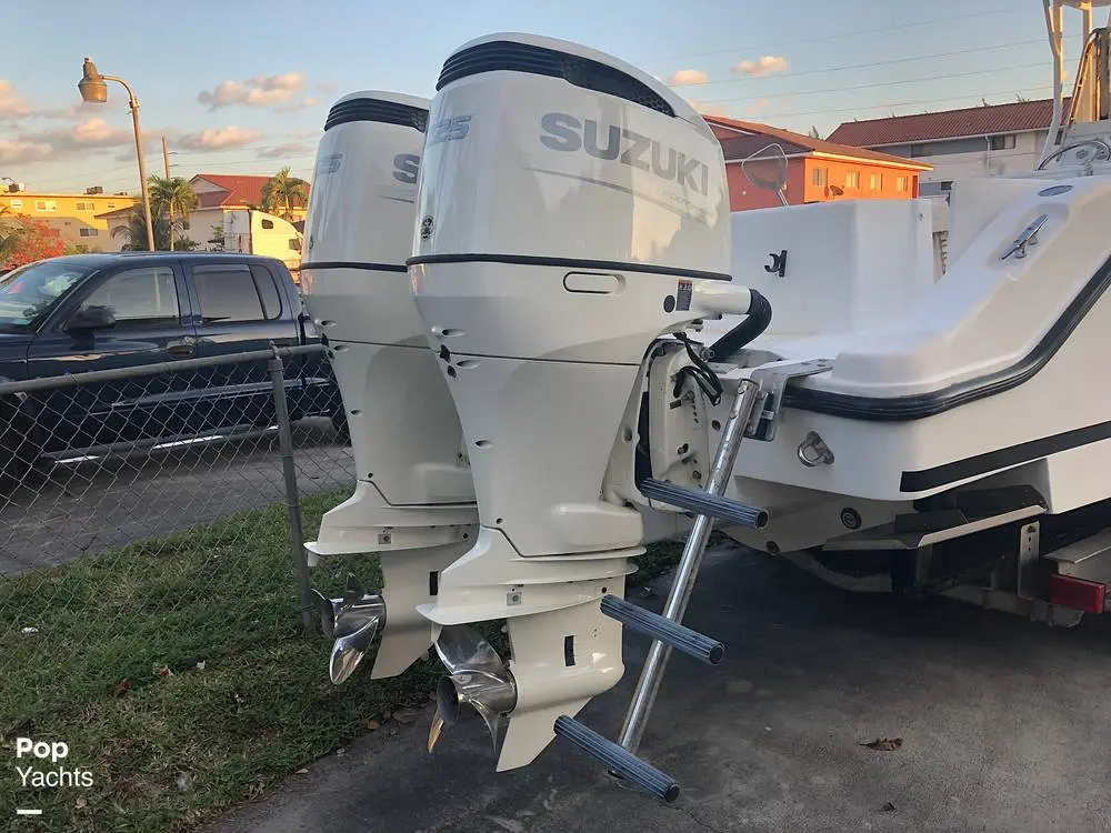 2003 Mako 282 center console