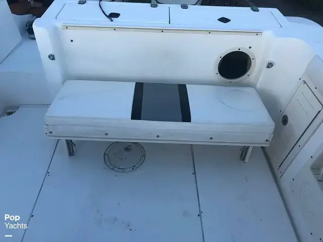 Mako 282 Center Console