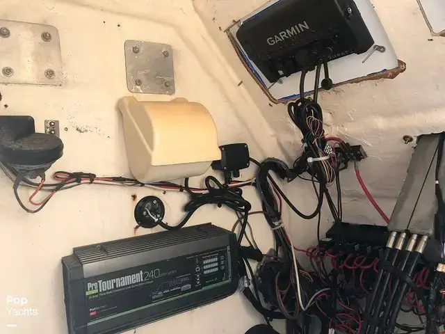 Mako 282 Center Console