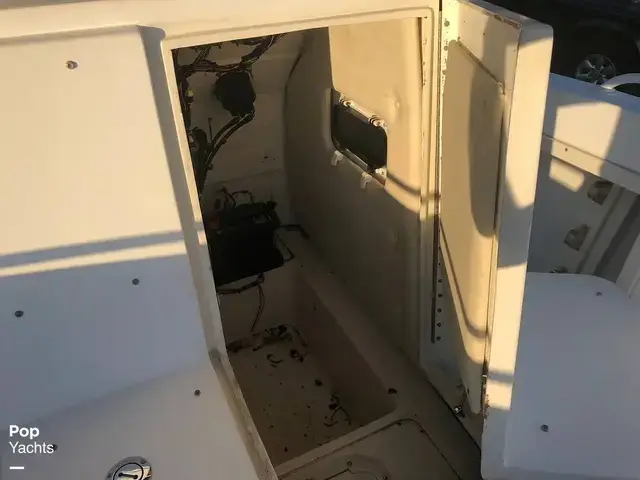 Mako 282 Center Console