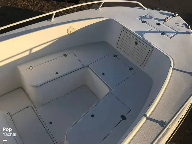 Mako 282 Center Console