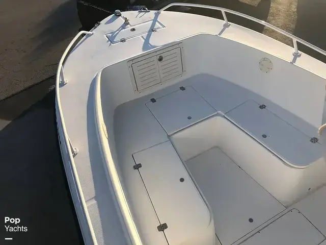 Mako 282 Center Console