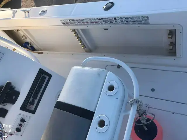 Mako 282 Center Console