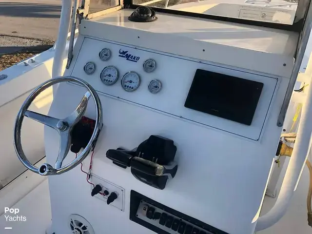 Mako 282 Center Console