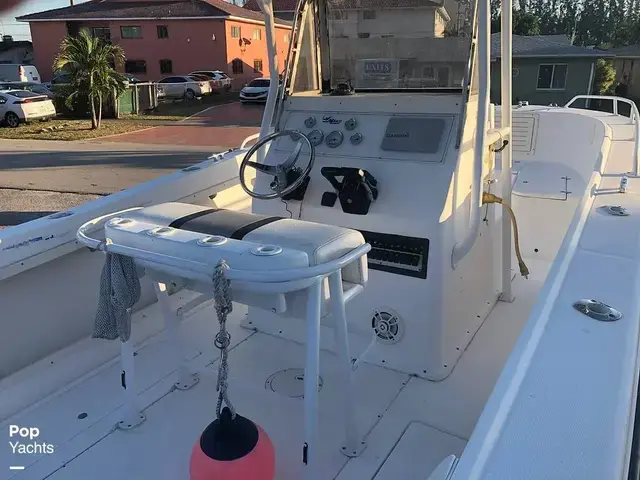 Mako 282 Center Console