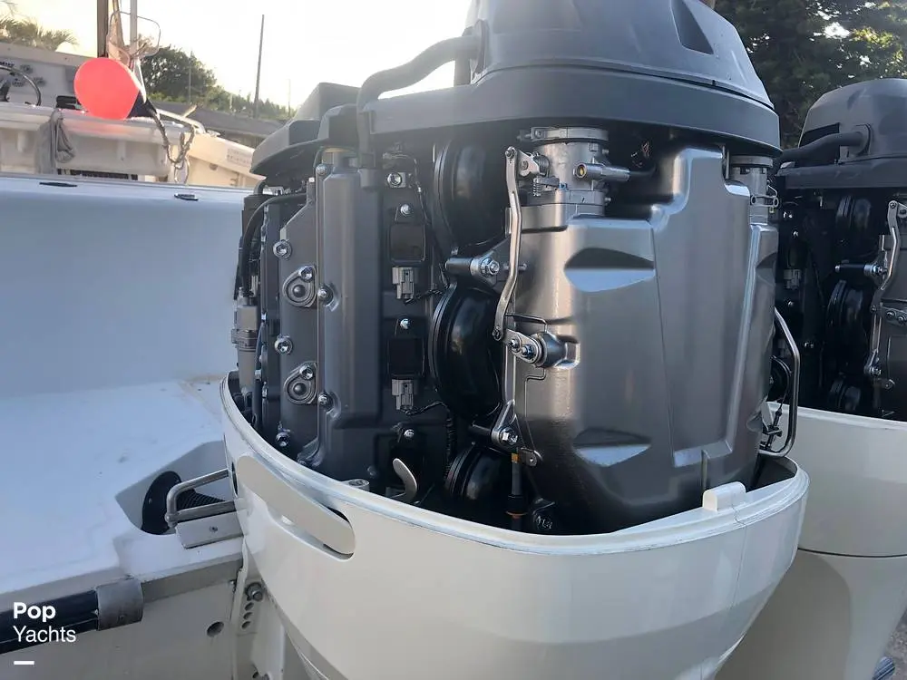 2003 Mako 282 center console