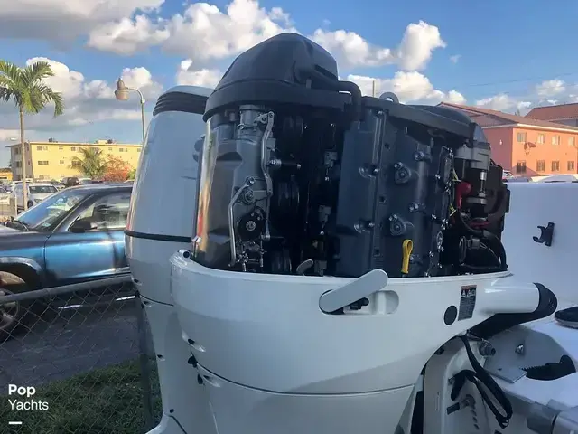 Mako 282 Center Console