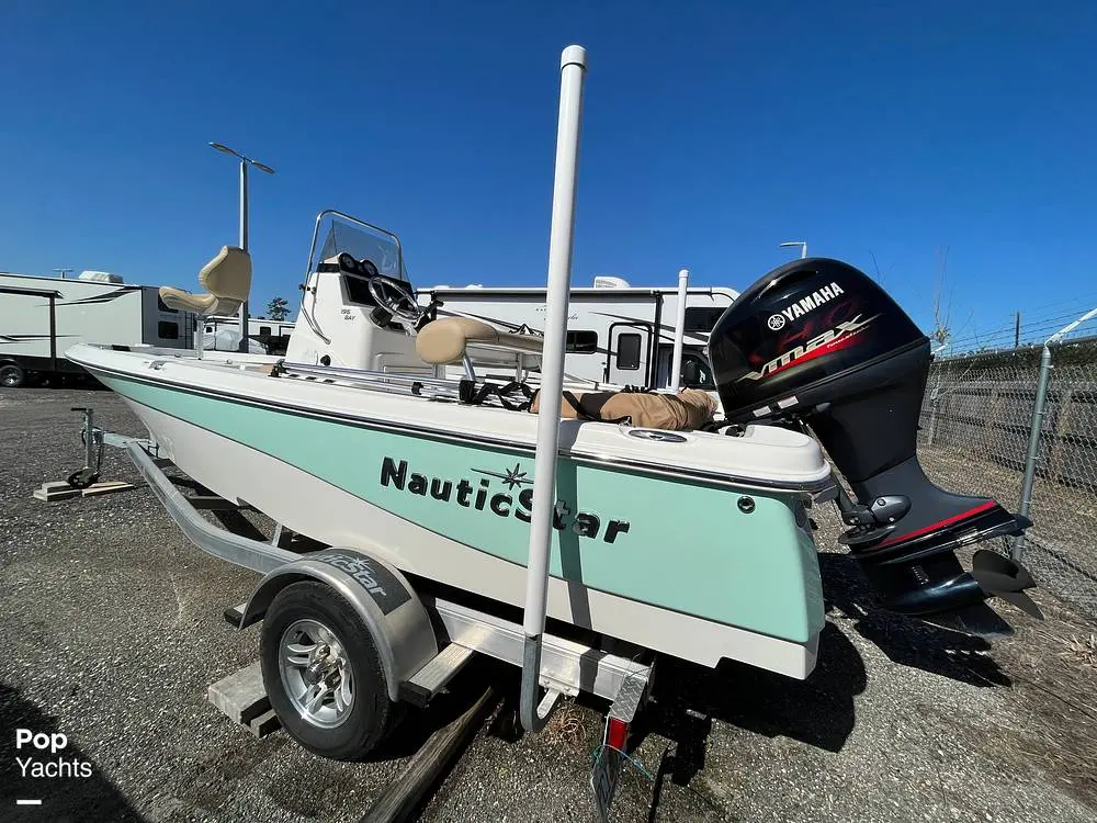 2020 Nauticstar 195 bay