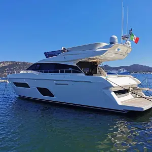 2020 Ferretti Yachts 550