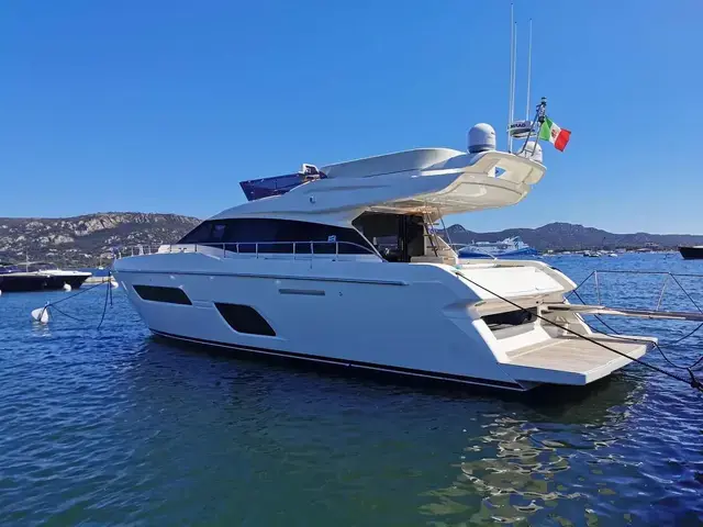 Ferretti Yachts 550