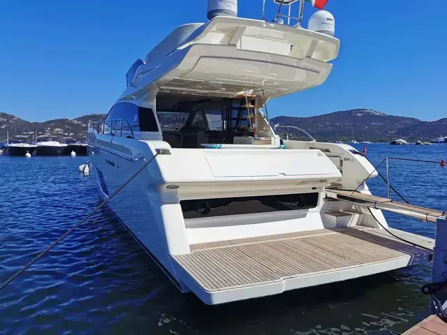 Ferretti Yachts 550