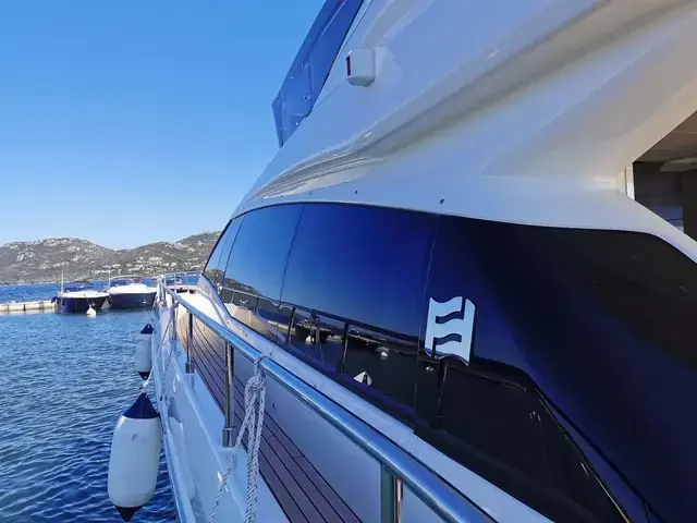 Ferretti Yachts 550