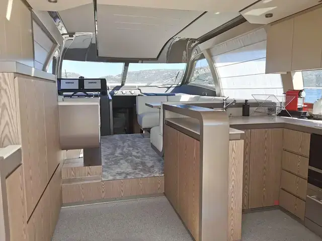 Ferretti Yachts 550