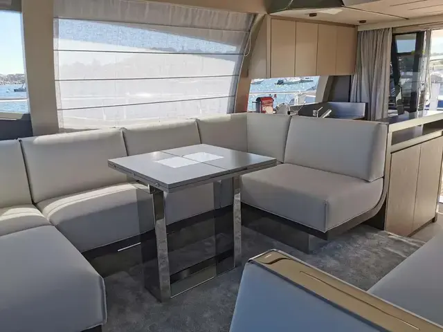 Ferretti Yachts 550