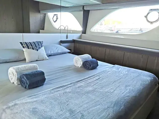 Ferretti Yachts 550