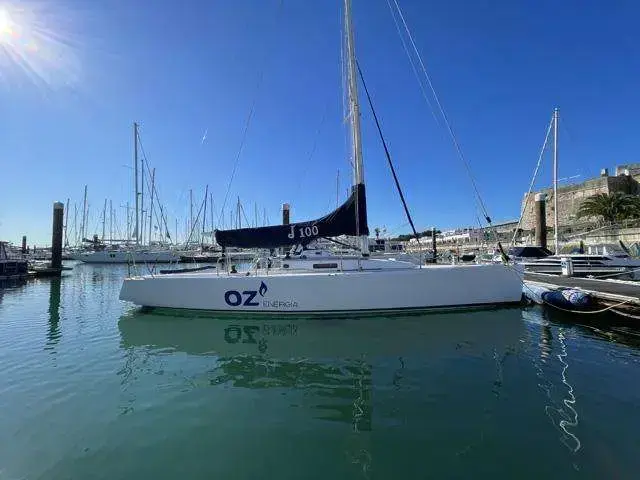 J Boats J 100