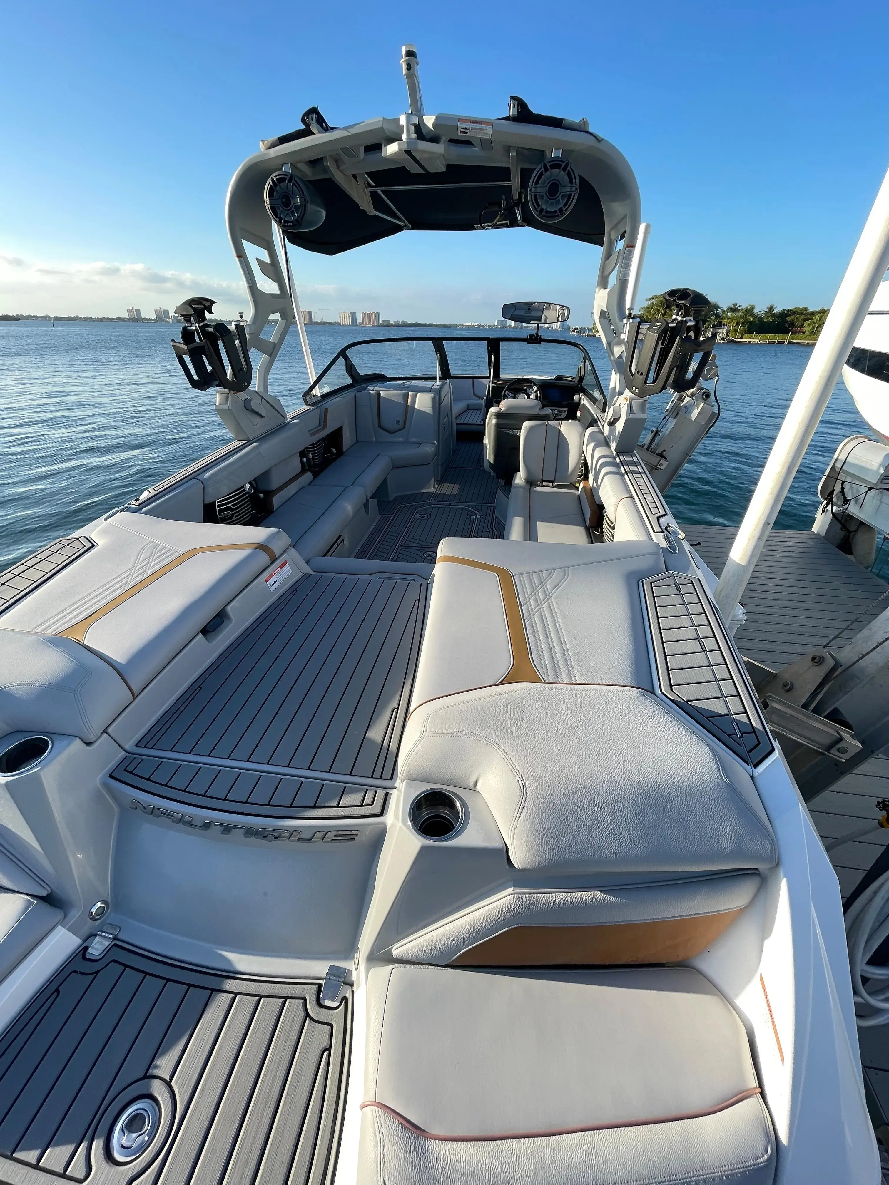 2020 Nautique super air g25