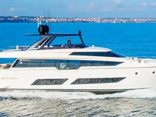 Ferretti Yachts 850 HT