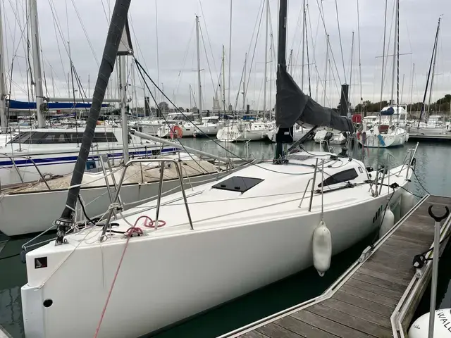 J Boats J/88