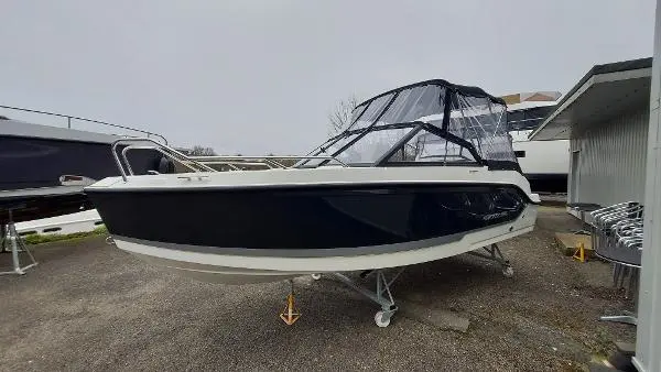 2023 Quicksilver activ 555 bowrider