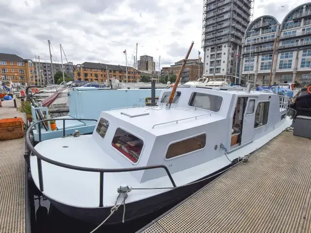 Dutch Barges 38ft with London mooring