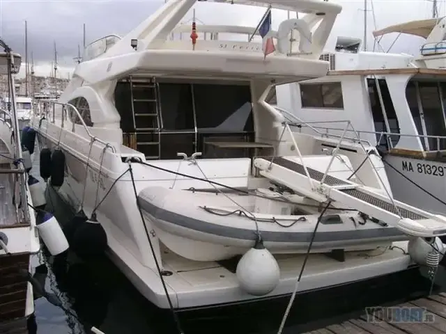 Ferretti Yachts 53