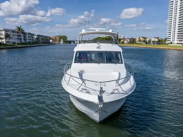 Hatteras Raised Pilothouse Motor Yacht