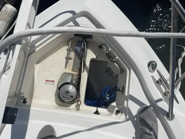 Boston Whaler 320 Outrage