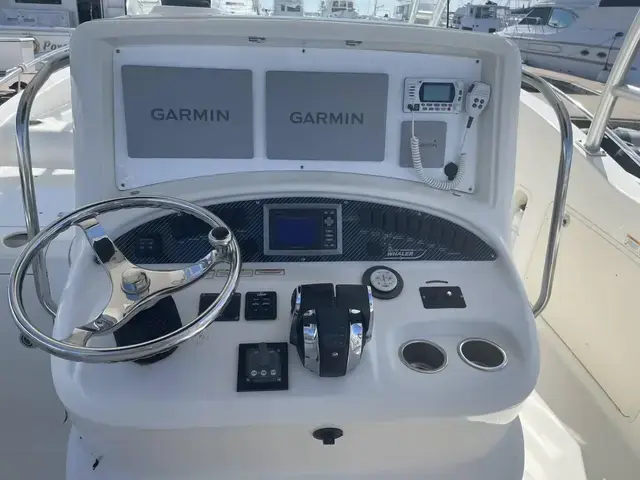 Boston Whaler 320 Outrage