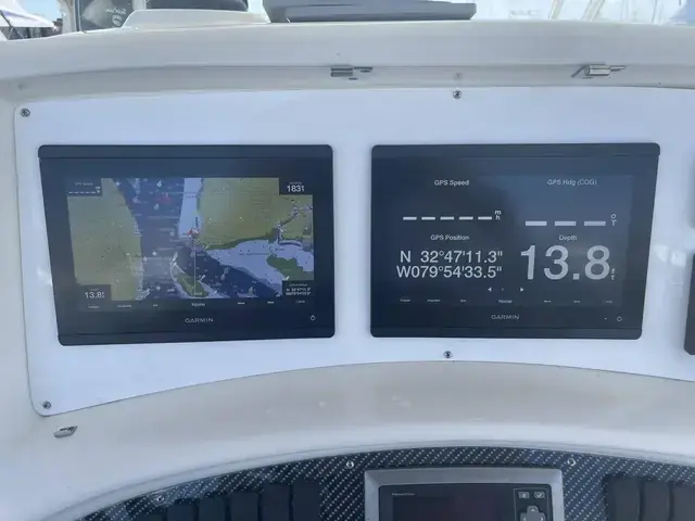 Boston Whaler 320 Outrage