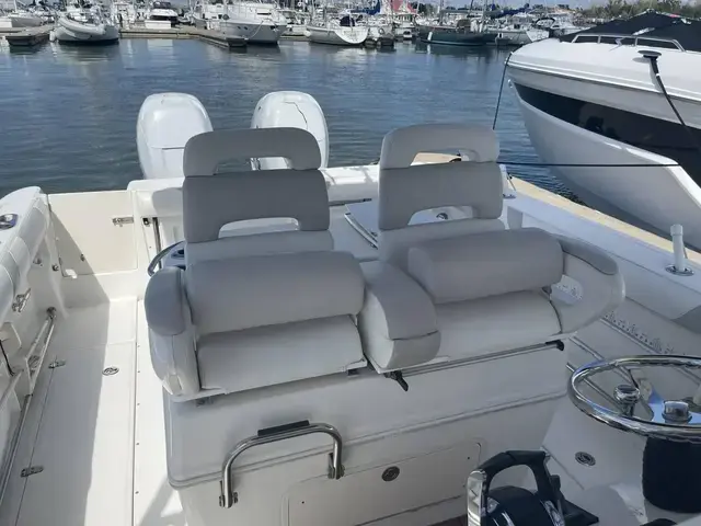 Boston Whaler 320 Outrage