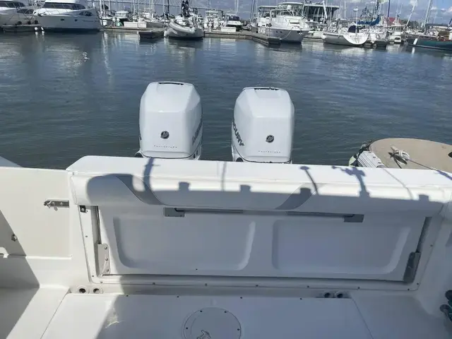 Boston Whaler 320 Outrage