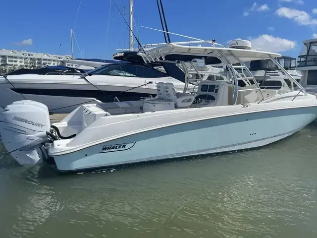 Boston Whaler 320 Outrage