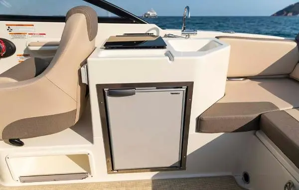 2023 Bayliner vr6 cuddy