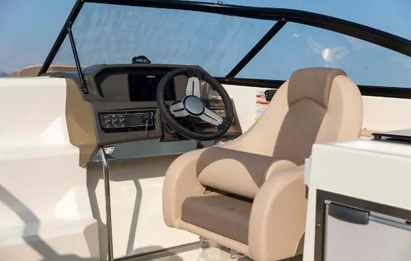 2023 Bayliner vr6 cuddy