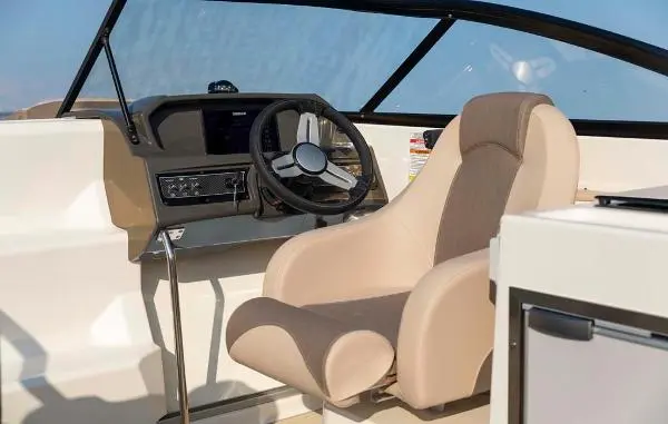 2023 Bayliner vr6 cuddy