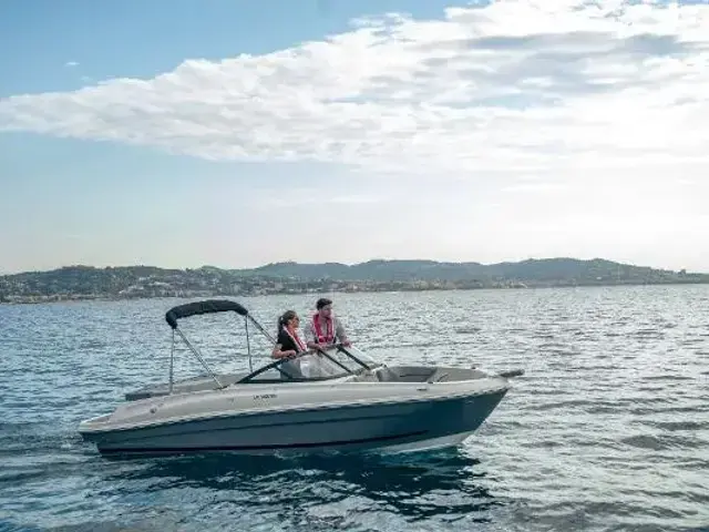 Bayliner VR4 Inboard