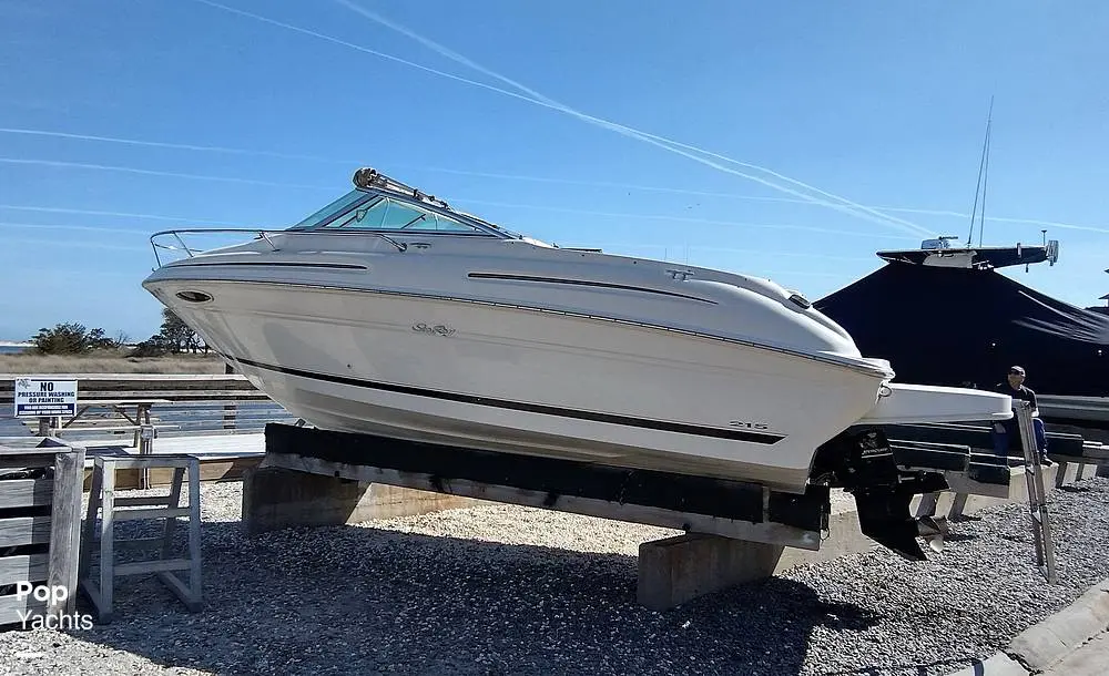 2000 Sea Ray 215 express cruiser