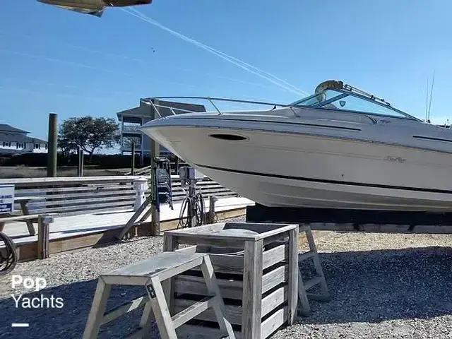 Sea Ray 215 Express Cruiser