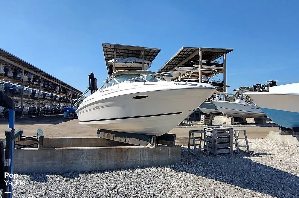 2000 Sea Ray 215 express cruiser