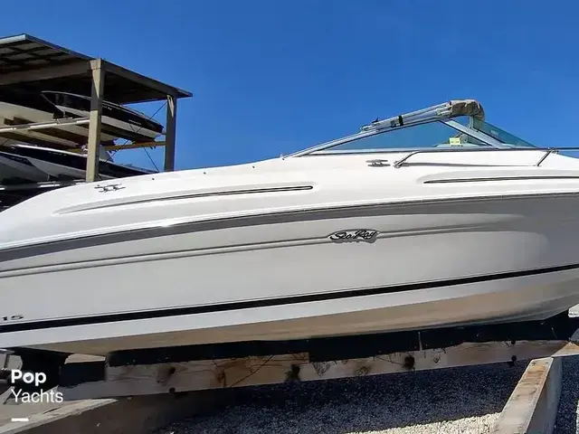 Sea Ray 215 Express Cruiser