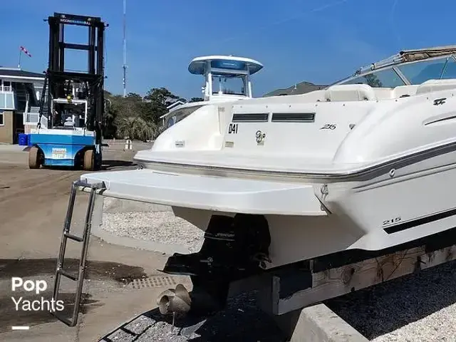 Sea Ray 215 Express Cruiser